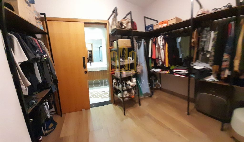 Casa Assobradada com Piscina no Residencial Ouroville em Caçapava