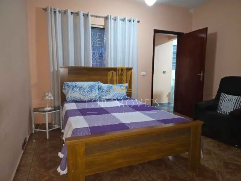 Espaçosa e funcional casa três quartos suíte e com edícula c