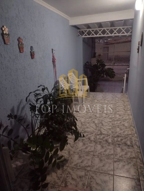 Espaçosa e funcional casa três Quartos suíte e com edícula completa