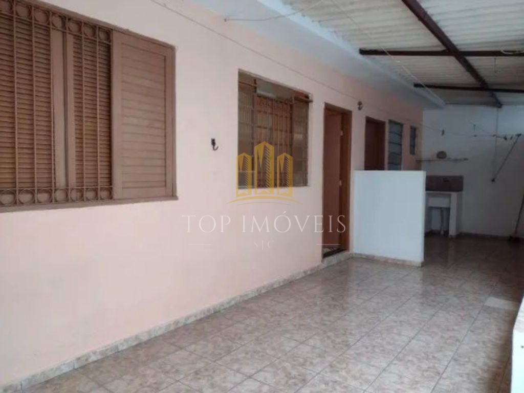 Espaçosa e funcional casa três Quartos suíte e com edícula completa