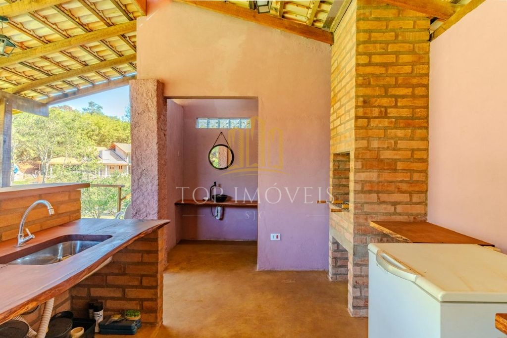 Maravilhosa Chacara formada três quartos suíte cachoeira na melhor localização de Sapucaí Mirim - foto 18