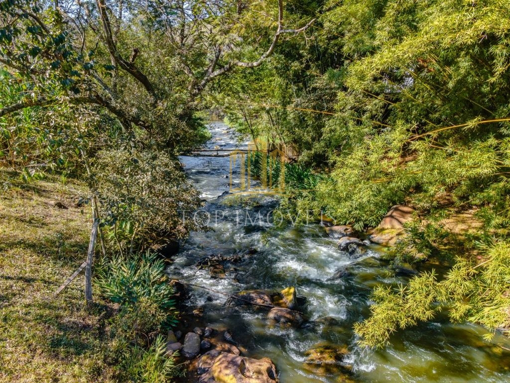 Maravilhosa Chacara formada três quartos suíte cachoeira na melhor localização de Sapucaí Mirim - foto 26