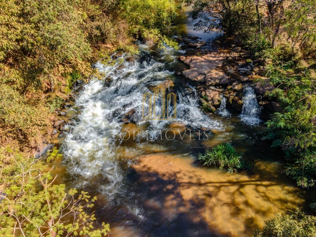 Maravilhosa Chacara formada três quartos suíte cachoeira na melhor localização de Sapucaí Mirim - foto 25