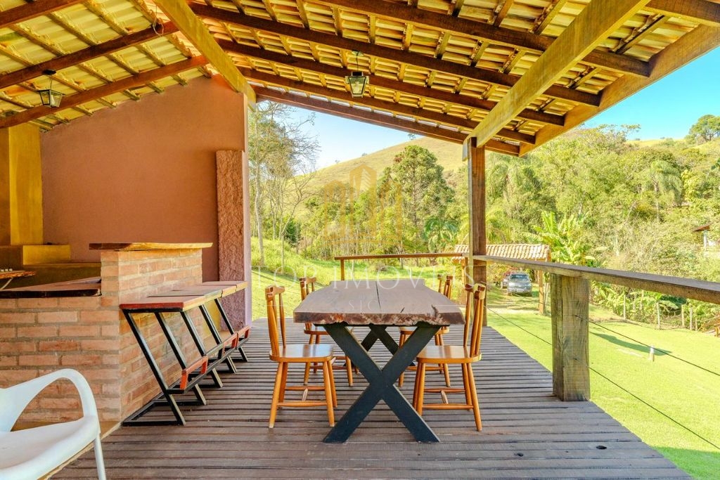 Maravilhosa Chacara formada três quartos suíte cachoeira na melhor localização de Sapucaí Mirim - foto 20