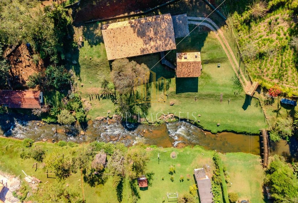 Maravilhosa Chacara formada três quartos suíte cachoeira na melhor localização de Sapucaí Mirim - foto 24