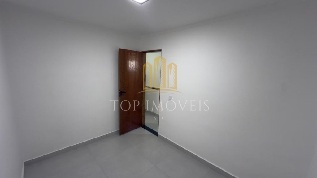 Oportunidade Imperdível no São Judas! Casa Nova e Encantadora!