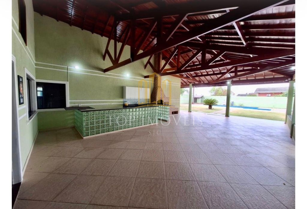 Maravilhosa casa três quartos suíte repleta de armarios em c
