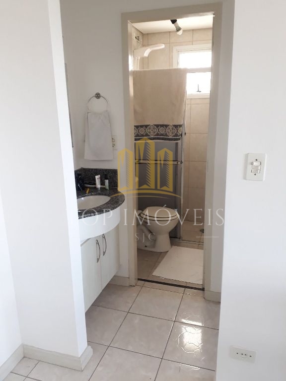 Funcional e espaçoso apartamento com varanda um quarto mobiliado na melhor localização do centro