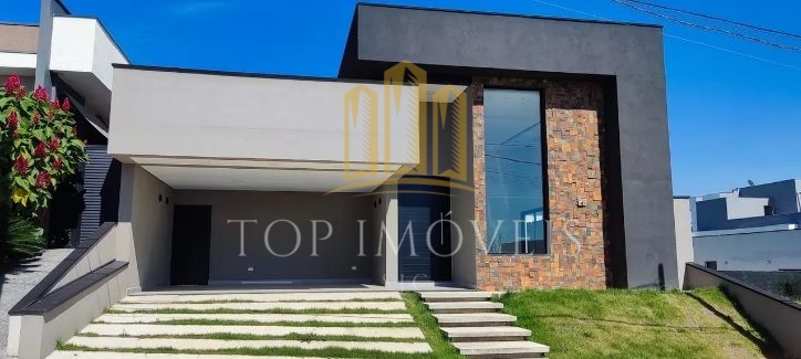 Casa moderna térrea 3 quartos 1 suíte com piscina no condomí