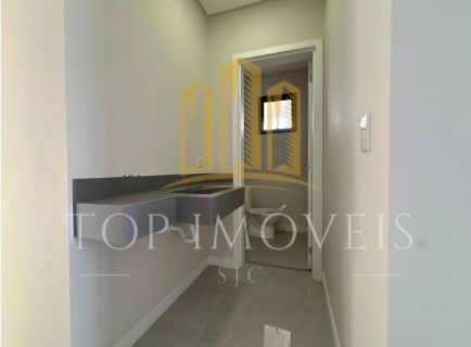 Casa moderna térrea 3 quartos 1 suíte com piscina no condomí