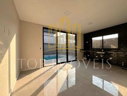 Casa moderna térrea 3 quartos 1 suíte com piscina no condomí