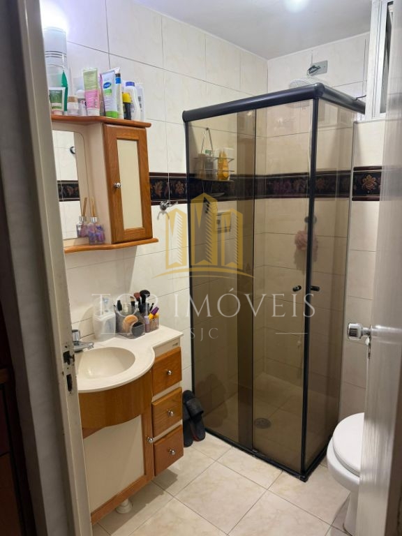 Apartamento reformado no condomínio rui barbosa com 2 quarto