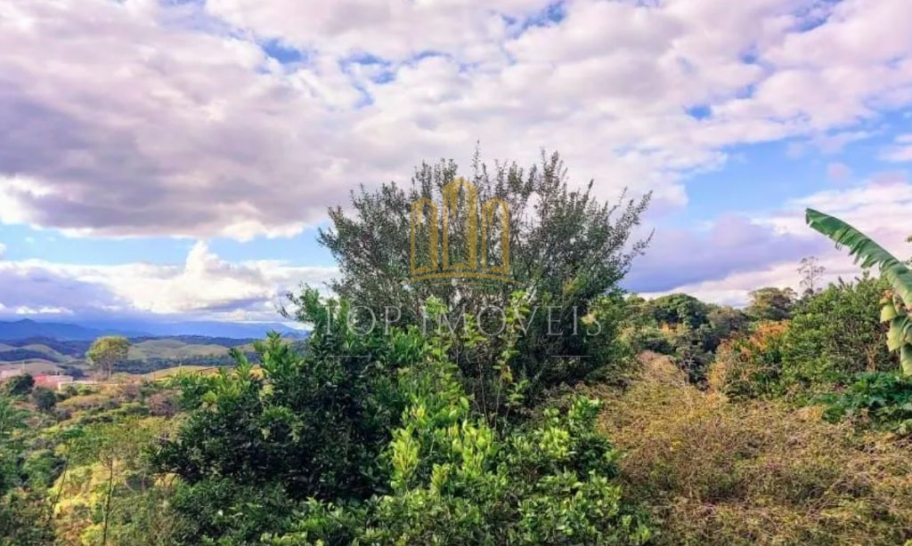 Excelente chácara com vista perfeita para a serra da mantiqu