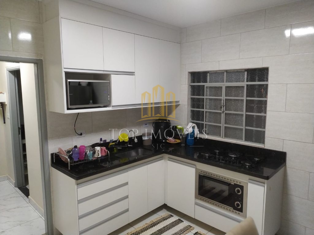 Casa com 2 quartos e 1 banheiro à venda, 71 m² por R$ 690.00