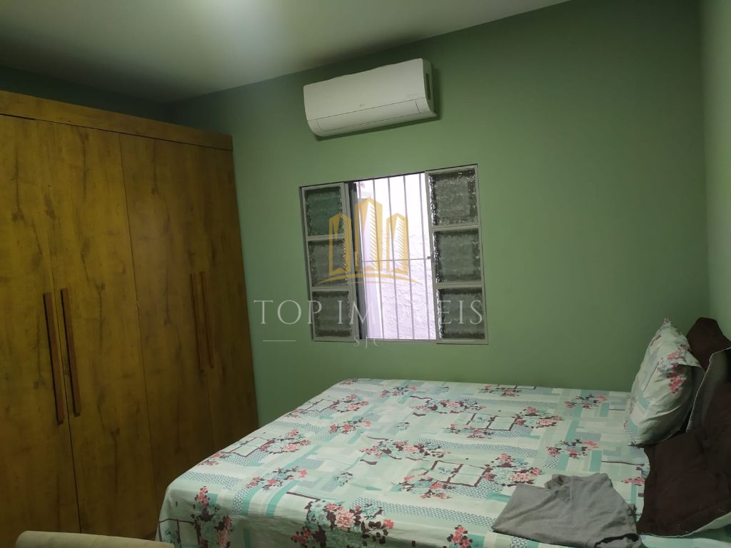 Casa com 2 Quartos e 1 banheiro à Venda, 71 m² por R$ 690.000