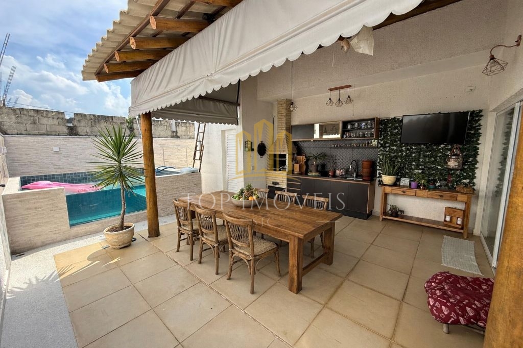 Belíssima casa à venda no condomínio terras do vale