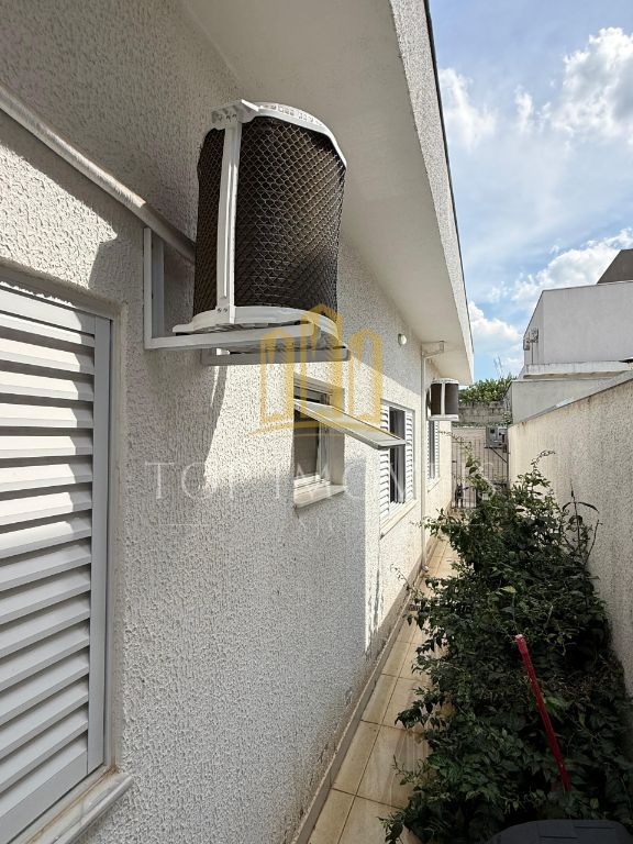 Belíssima casa à venda no condomínio terras do vale