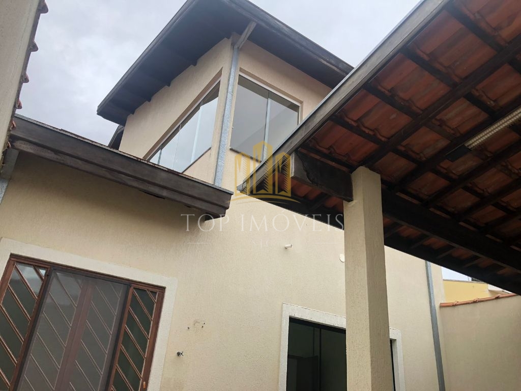 Maravilhoso Sobrado de 4 Quartos no Vila Branca - Jacareí