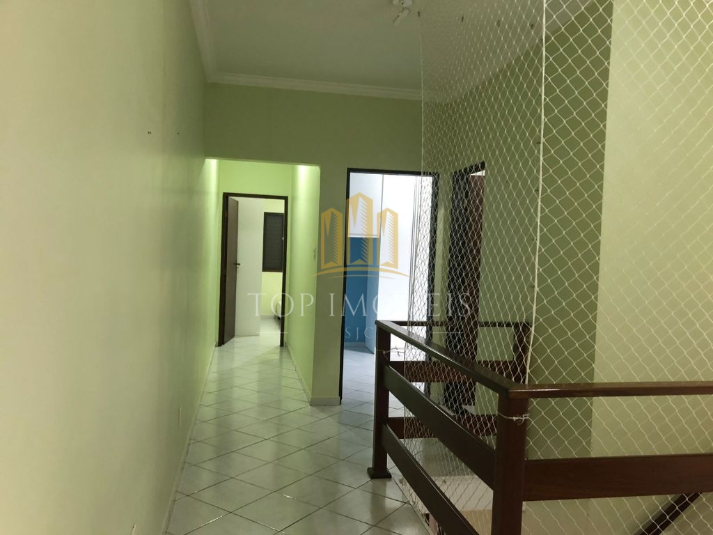 Maravilhoso Sobrado de 4 Quartos no Vila Branca - Jacareí