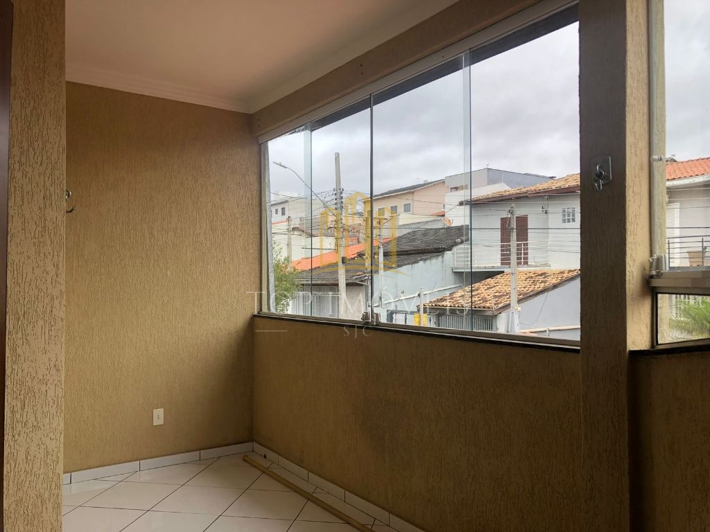 Maravilhoso Sobrado de 4 Quartos no Vila Branca - Jacareí