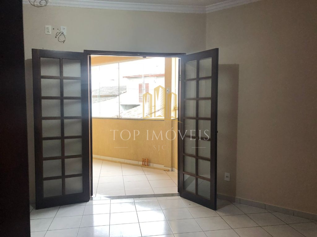 Maravilhoso Sobrado de 4 Quartos no Vila Branca - Jacareí