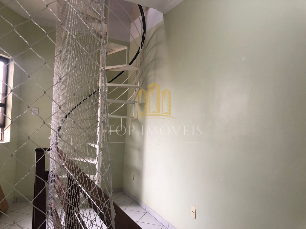 Maravilhoso Sobrado de 4 Quartos no Vila Branca - Jacareí