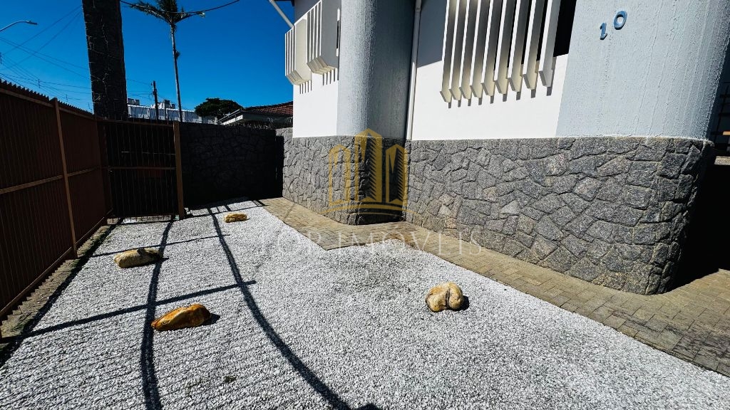 Sobrado com 3 suítes de alto padrão à venda no parque itamar
