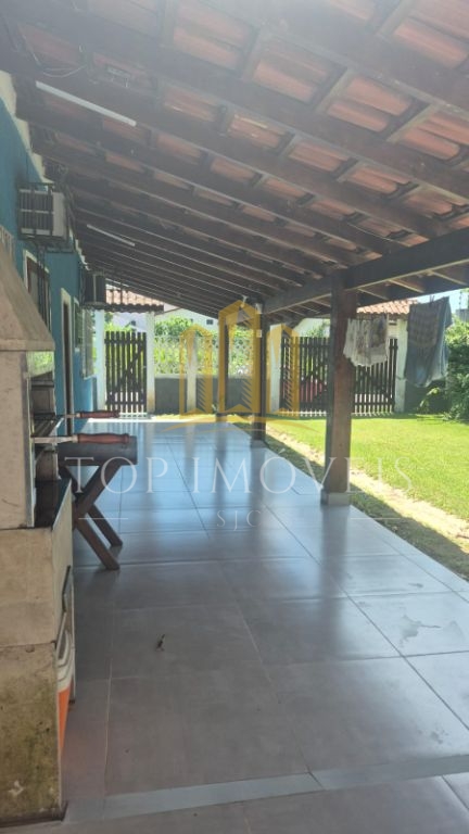 Casa à venda com 2 quartos e 1suíte em Caraguatatuba Bairro Massaguaçu - Documentação OK