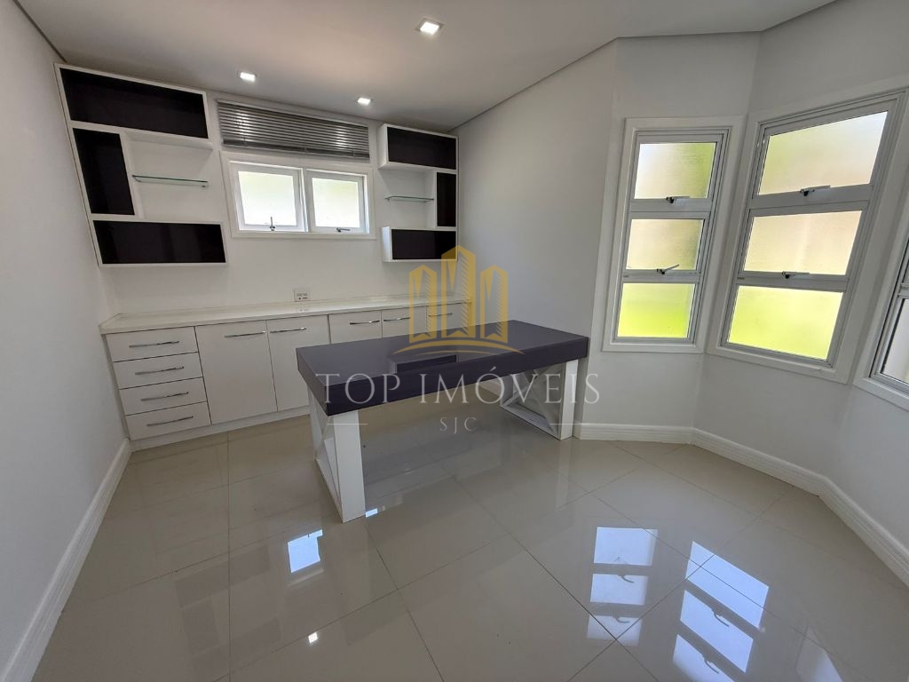 Excelente Oportunidade - Casa em Condomínio - Condomínio Residencial Mirante do Vale - Jacareí - 3 Dormitórios - 300m².