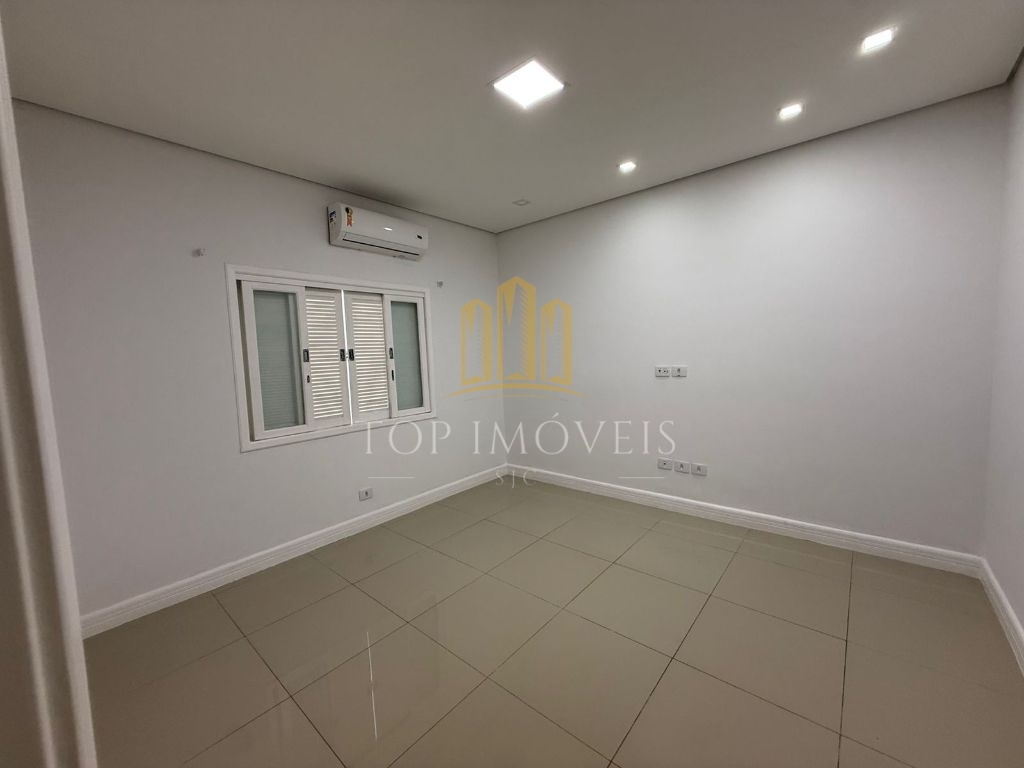 Excelente Oportunidade - Casa em Condomínio - Condomínio Residencial Mirante do Vale - Jacareí - 3 Dormitórios - 300m².
