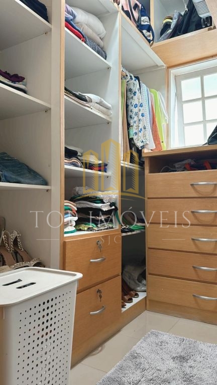 Excelente casa de 3 quartos no Condominio Italia Boulevard - Jardim Santa Maria - Jacareí