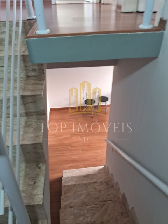 Belíssima casa de 3 quartos em condomínio com lazer completo