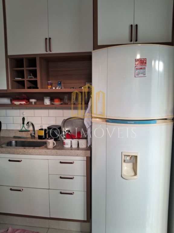 Belíssima casa de 3 quartos em condomínio com lazer completo