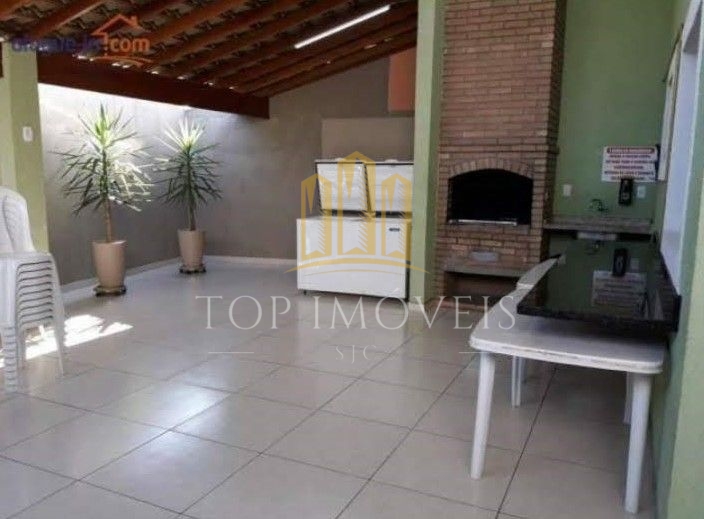 Belíssima Casa de 3 Quartos em Condomínio com Lazer Completo!