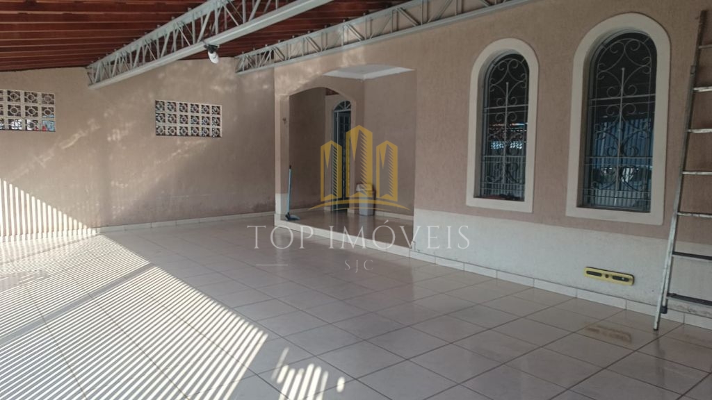 Casa de 3 quartos sendo 1 suíte e lote inteiro no bairro par