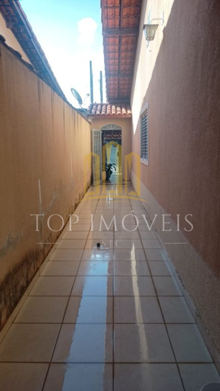 Casa de 3 quartos sendo 1 suíte e lote inteiro no bairro par