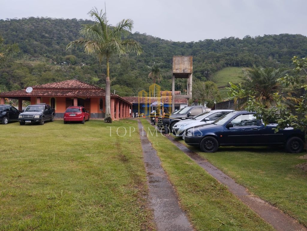 Chácara com 2.818 m² lago, piscina e salão de festas em Taquari - São José dos Campos - SP