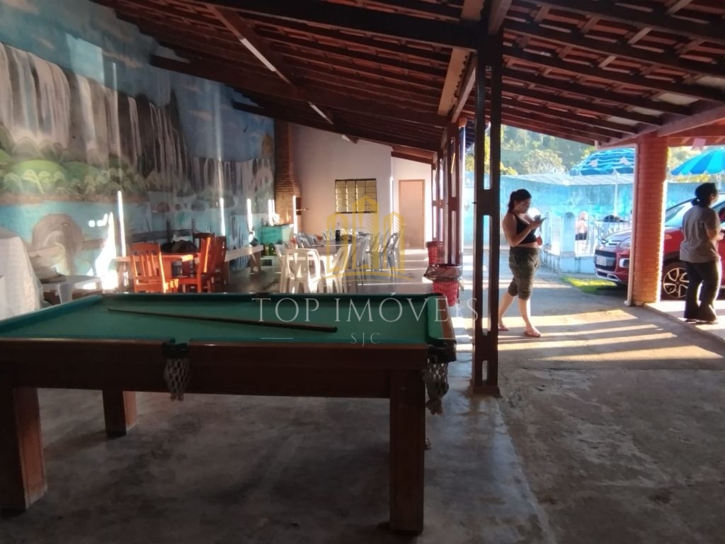 Chácara com 2.818 m² lago, piscina e salão de festas em Taquari - São José dos Campos - SP
