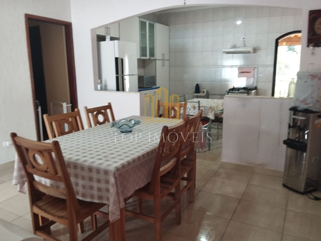 Chácara com 2.818 m² lago, piscina e salão de festas em taqu
