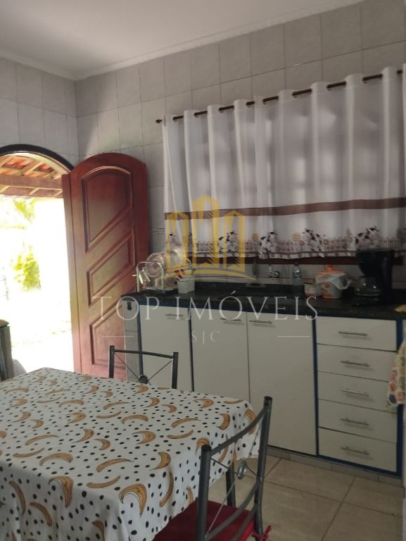 Chácara com 2.818 m² lago, piscina e salão de festas em taqu