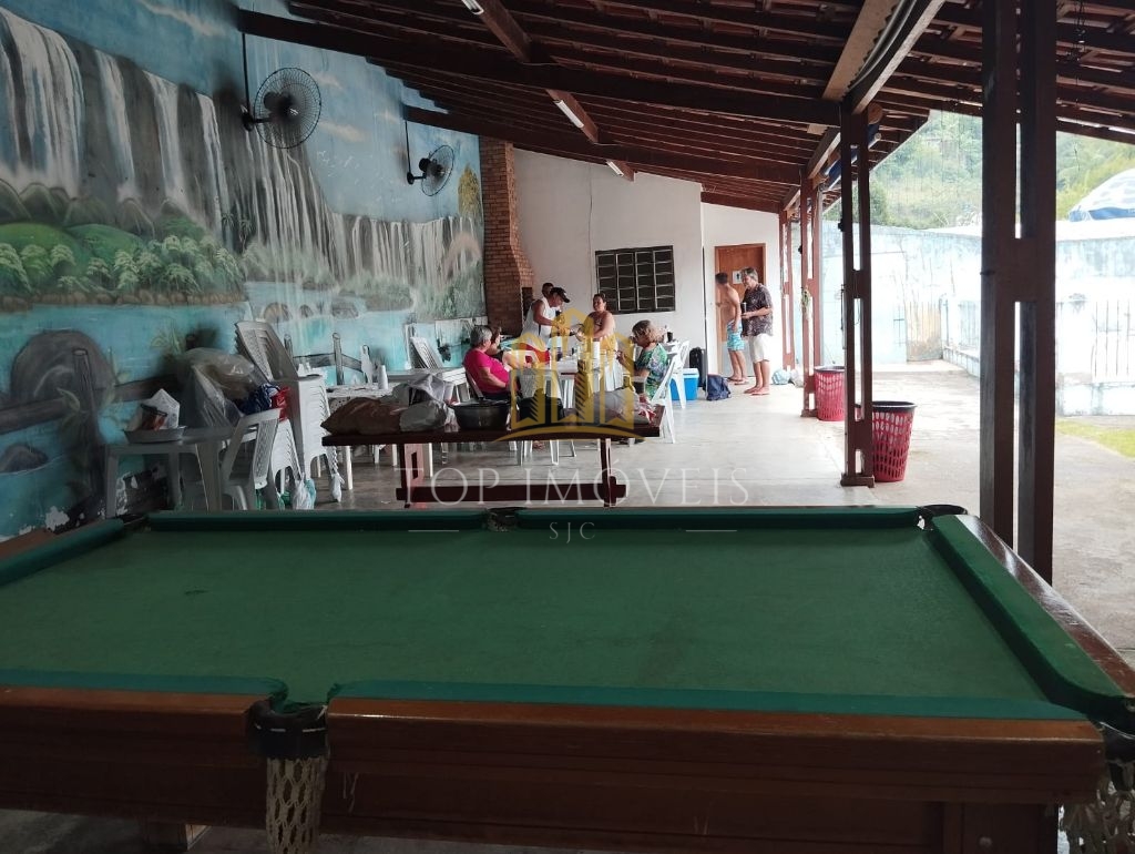 Chácara com 2.818 m² lago, piscina e salão de festas em taqu