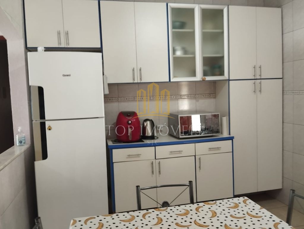 Chácara com 2.818 m² lago, piscina e salão de festas em taqu