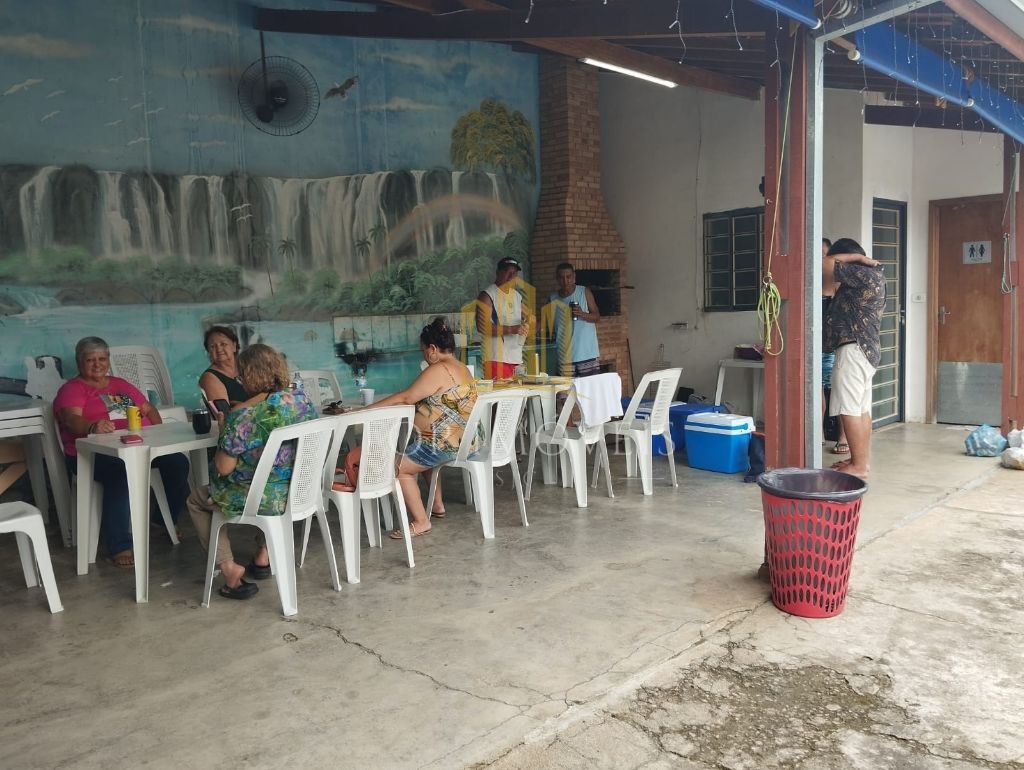Chácara com 2.818 m² lago, piscina e salão de festas em taqu