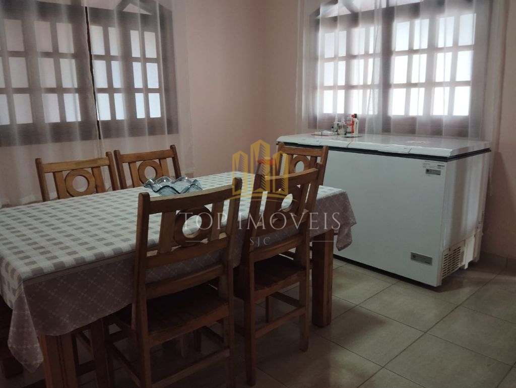 Chácara com 2.818 m² lago, piscina e salão de festas em taqu