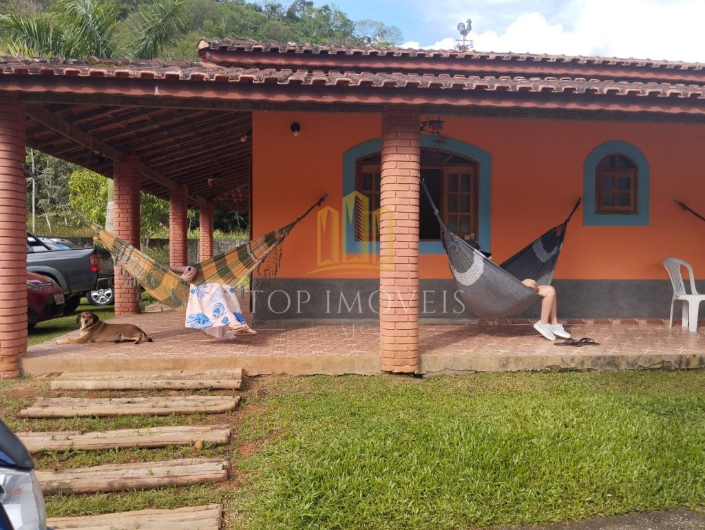 Chácara com 2.818 m² lago, piscina e salão de festas em Taquari - São José dos Campos - SP