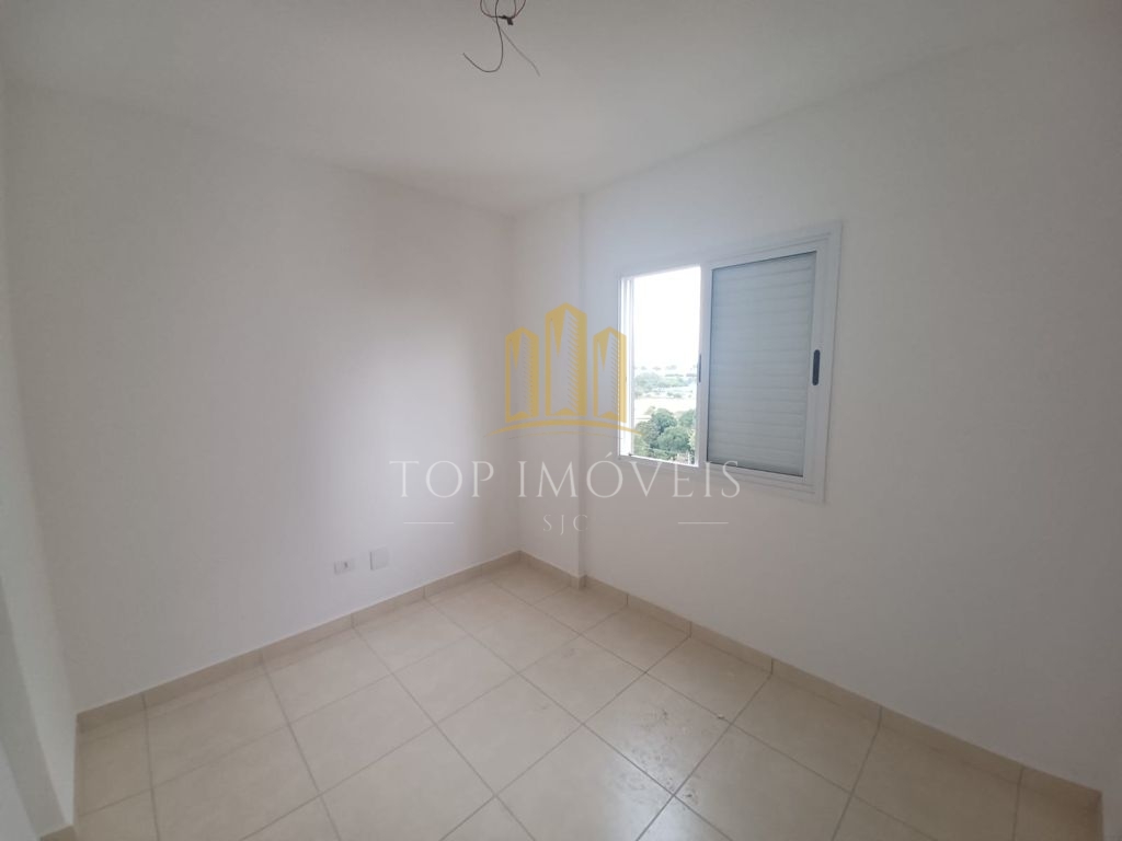 Apartamento de 2 quartos, sacada e elevador - Jardim Satélite