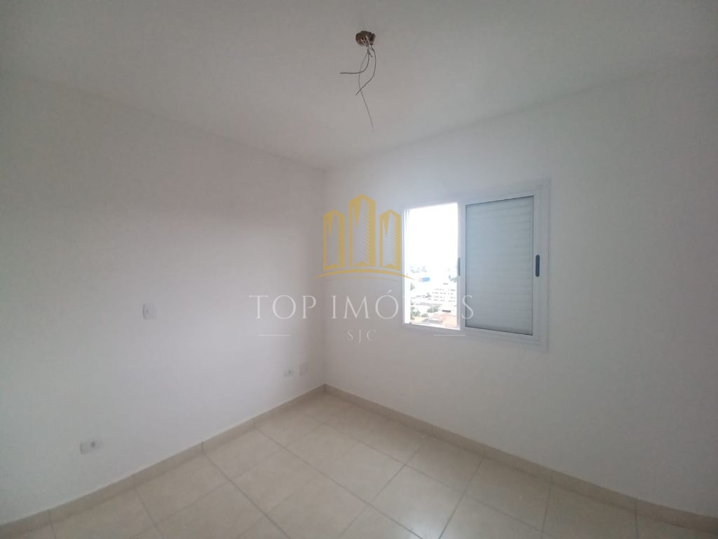 Apartamento de 2 quartos, sacada e elevador - Jardim Satélite