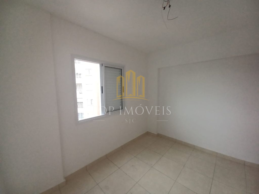 Apartamento de 2 quartos, sacada e elevador - Jardim Satélite