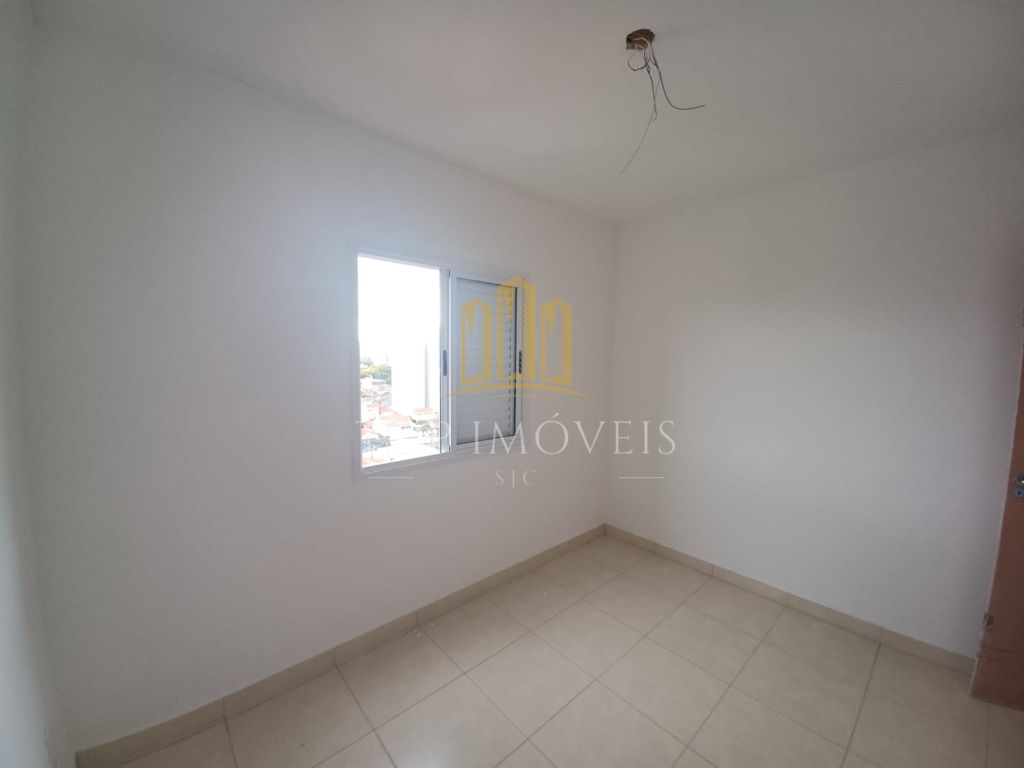 Apartamento de 2 quartos, sacada e elevador - Jardim Satélite