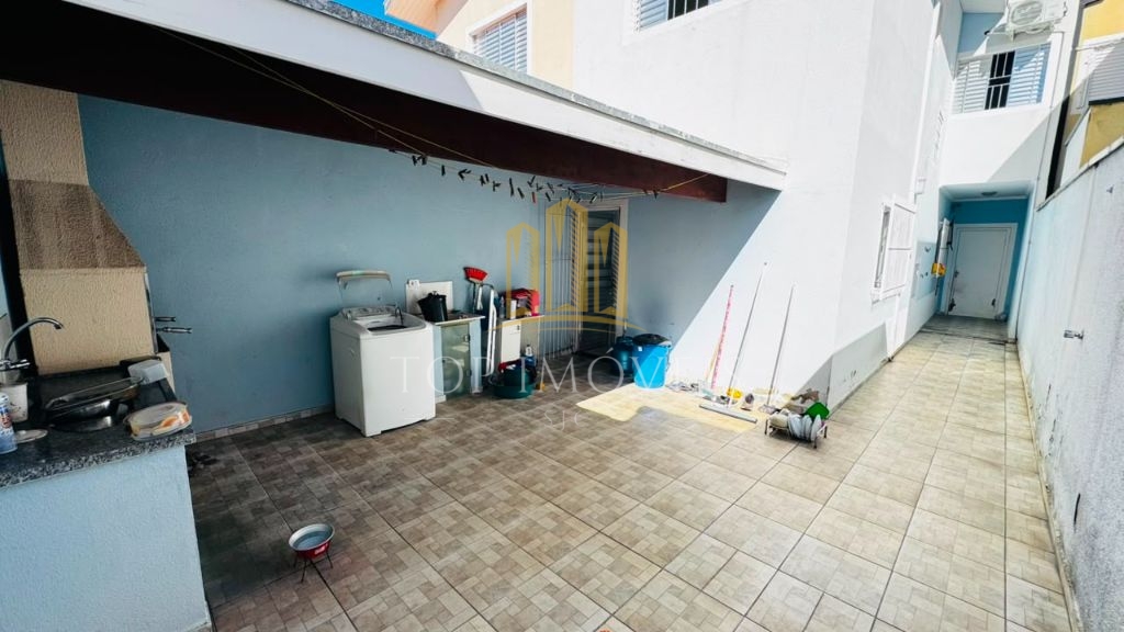 Sobrado com 3 Quartos, Suíte, Churrasqueira e 2 Vagas à Venda no Jardim Satélite São José dos Campos